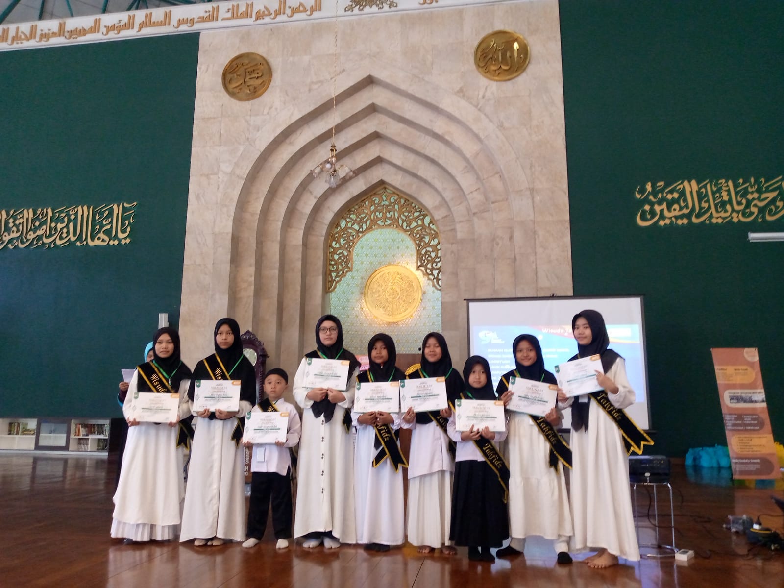 Wisuda Tahfidz Se-Kota Bandung: Membanggakan Prestasi Siswa Madrasah Ibtidaiyah Baabussalaam